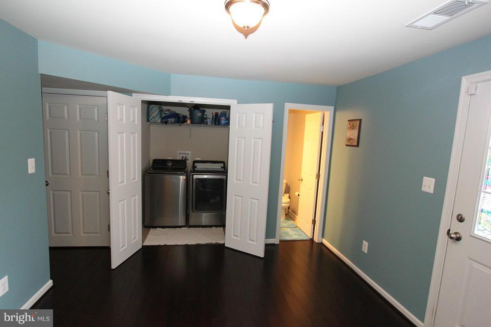 LAKELAND PLACE - Residential