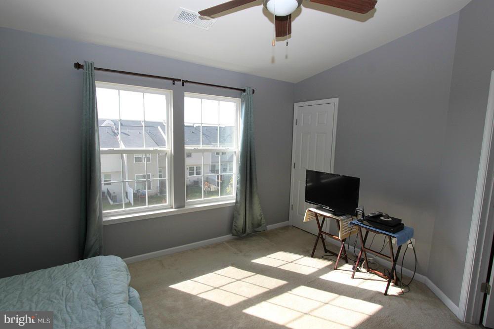 LAKELAND PLACE - Residential