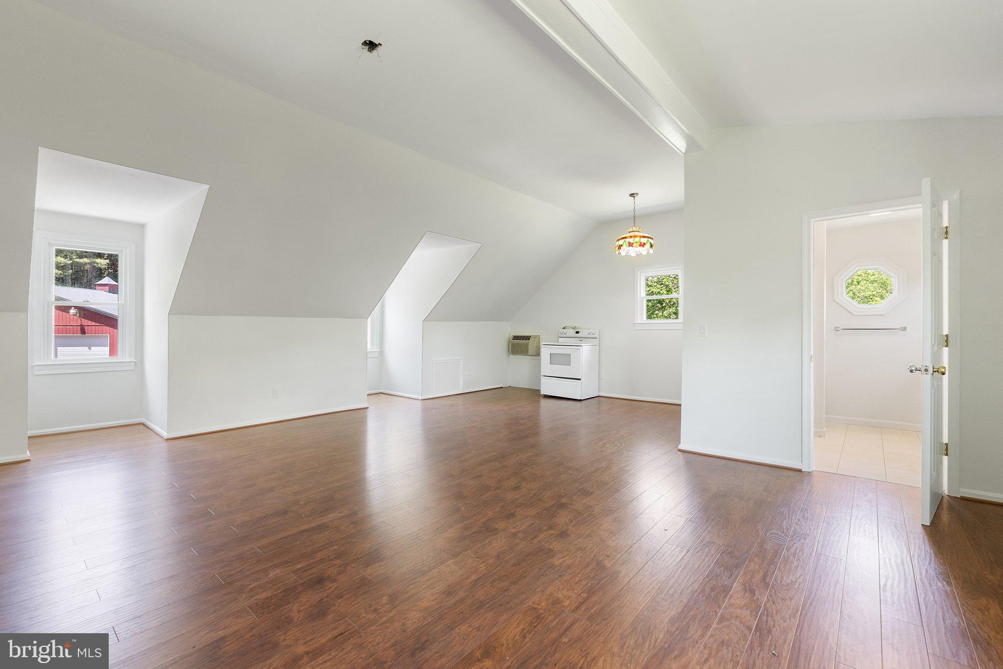 MIDDLEBURG - Residential