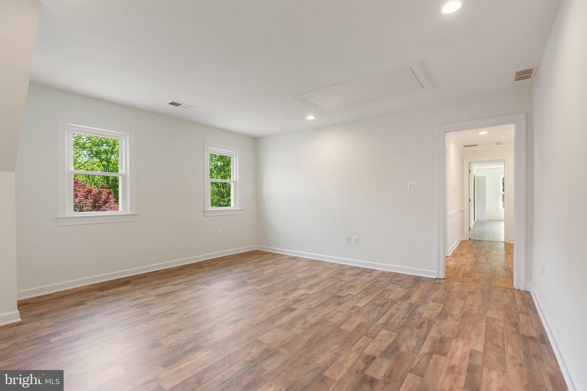 MIDDLEBURG - Residential