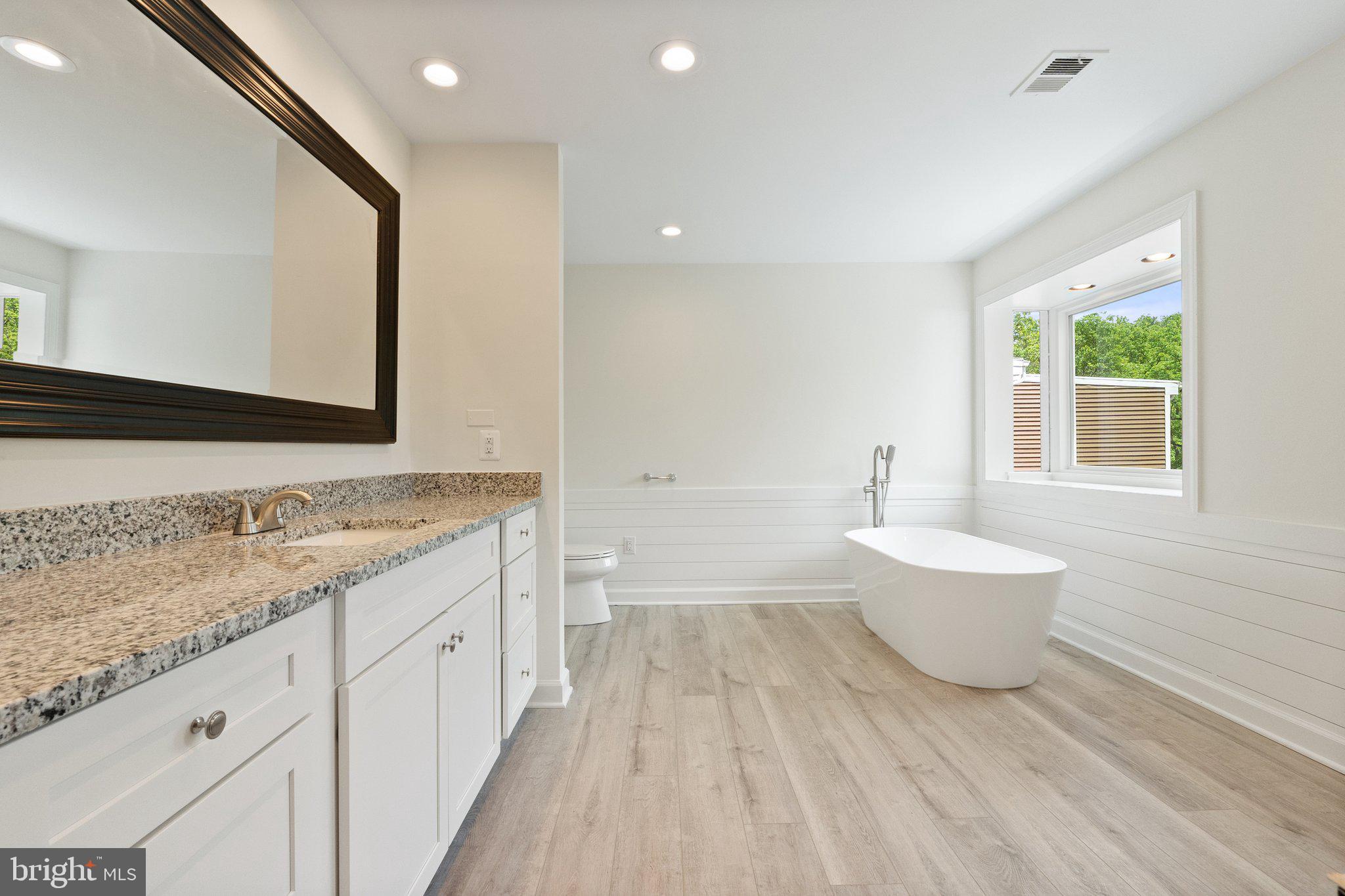 MIDDLEBURG - Residential