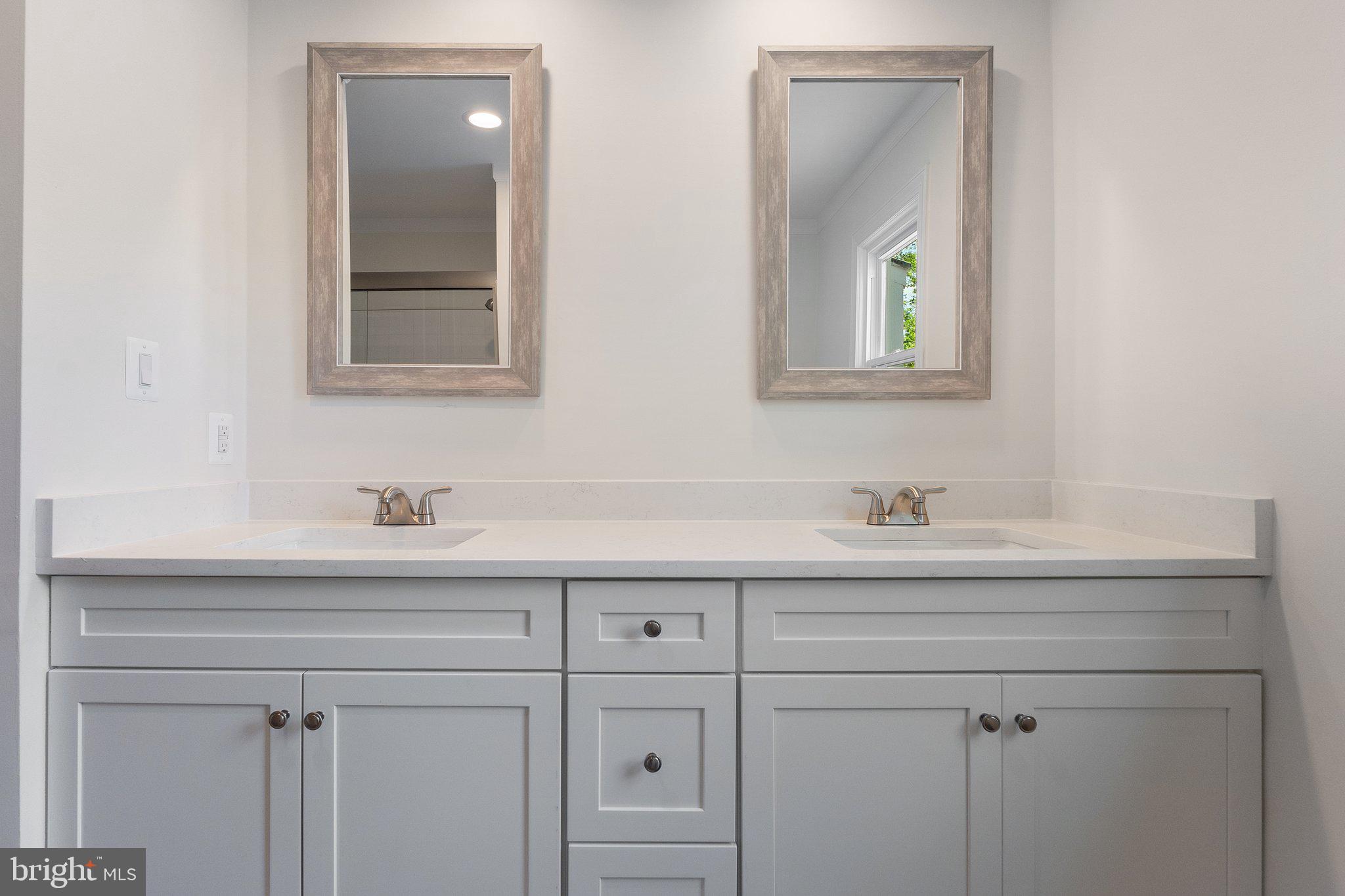 MIDDLEBURG - Residential