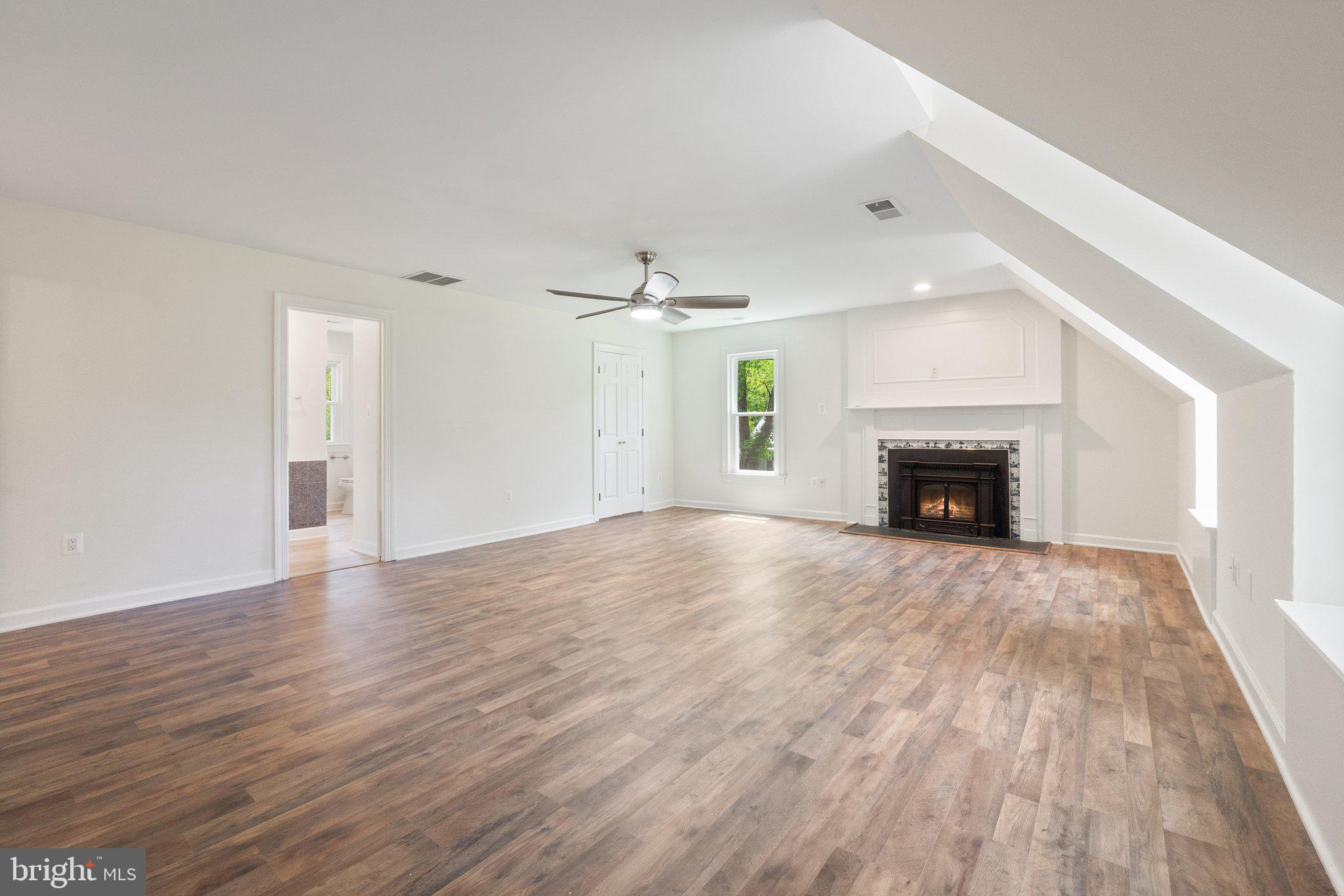 MIDDLEBURG - Residential