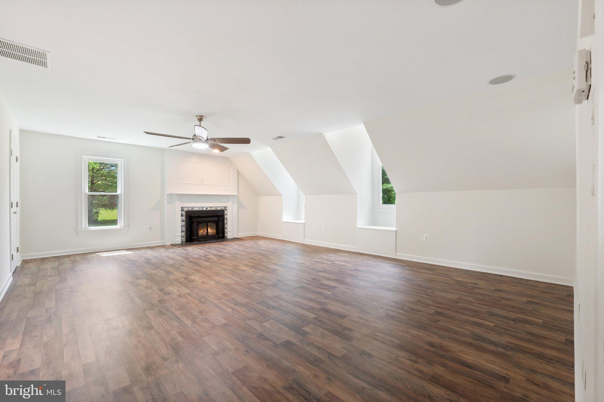 MIDDLEBURG - Residential