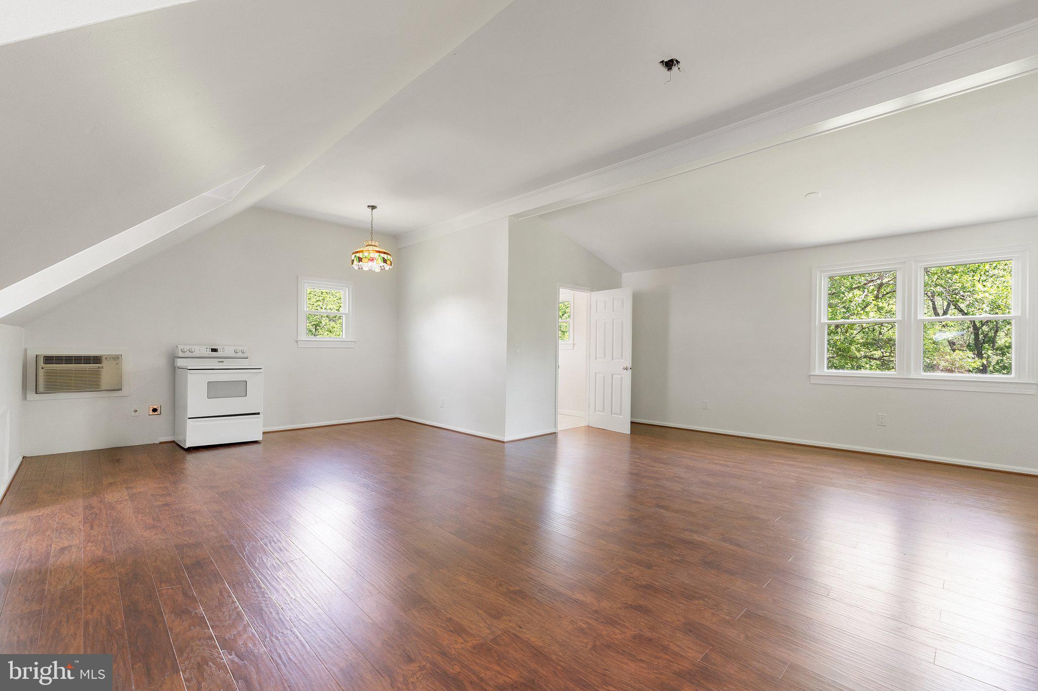 MIDDLEBURG - Residential