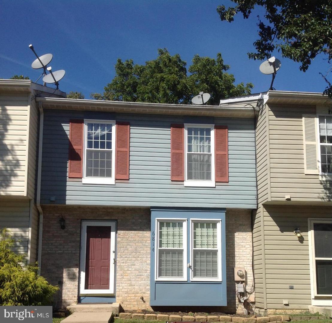 3 Bedroom 2 full 2 half Bath townhouse in Robin Meadows. Newer LVP on main level. Table space kitchen w/ S/S appliances. Master bedroom w/ full bath. Finished basement w/ family room & built in bar. Deck, shed, & fenced backyard backing to trees. Full size washer/dryer. Enjoy community amenities including outdoor pool. Convenient to shopping, entertainment, and commuter routes. Available 5/16 . 1 small pet case by case. Min income 2.5x monthly rent.