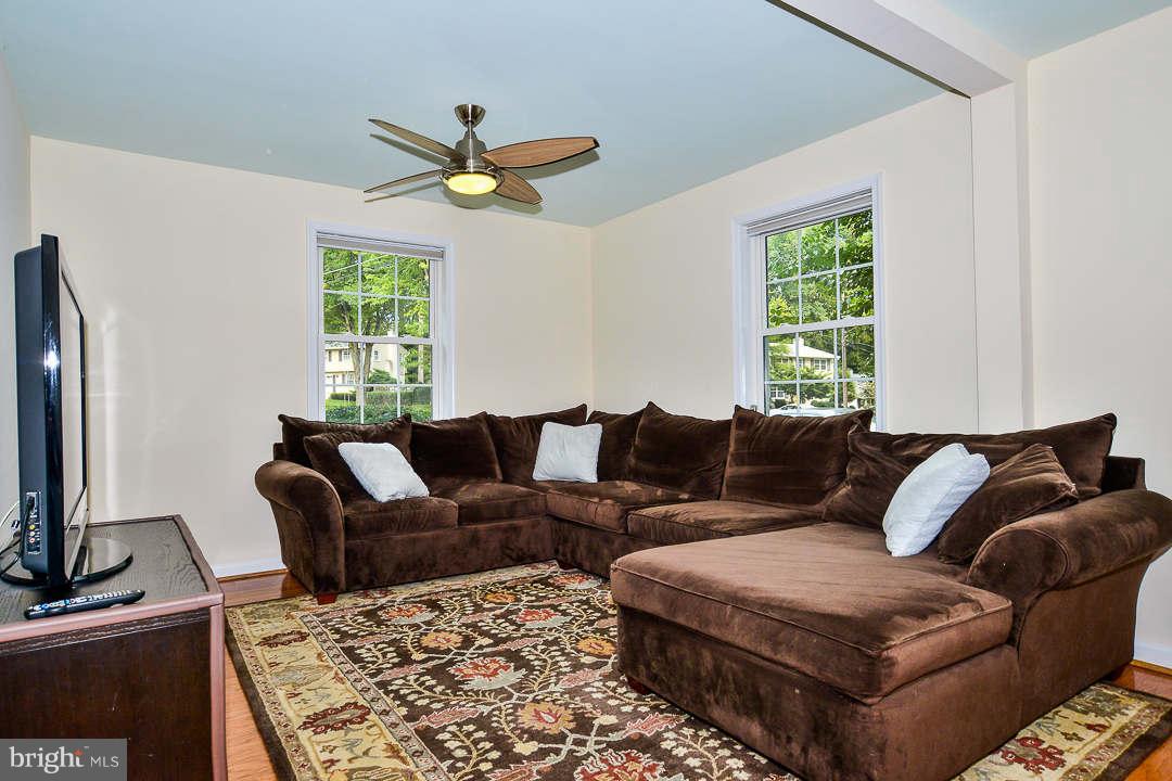 MOSBY WOODS - Residential