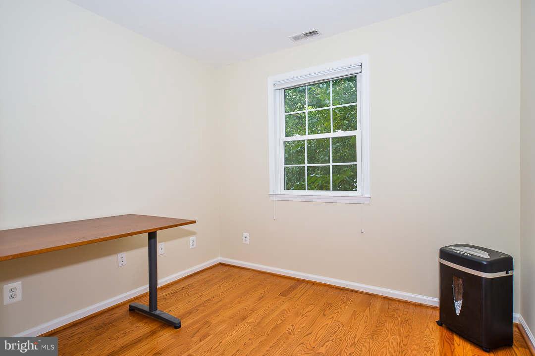 MOSBY WOODS - Residential