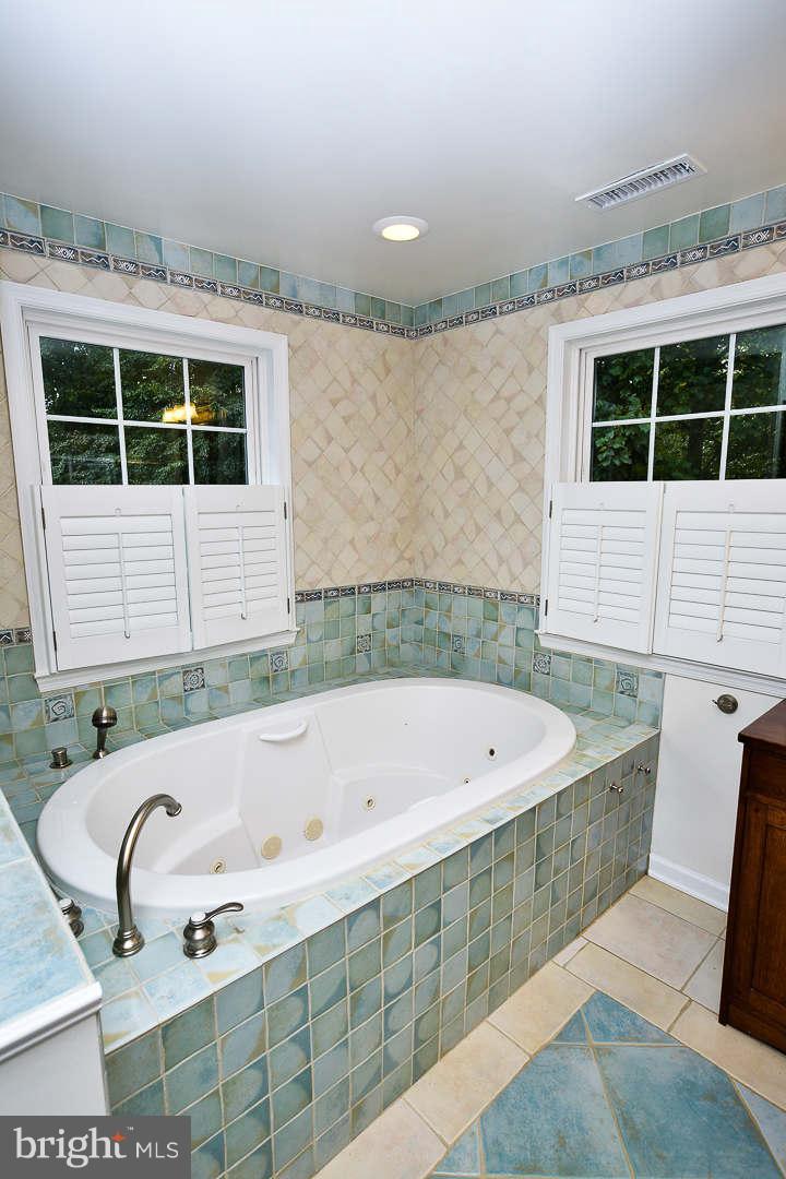 MOSBY WOODS - Residential