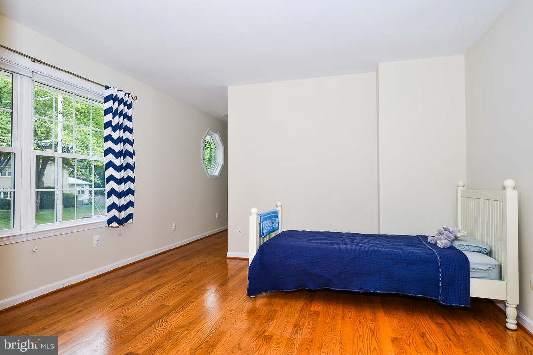 MOSBY WOODS - Residential