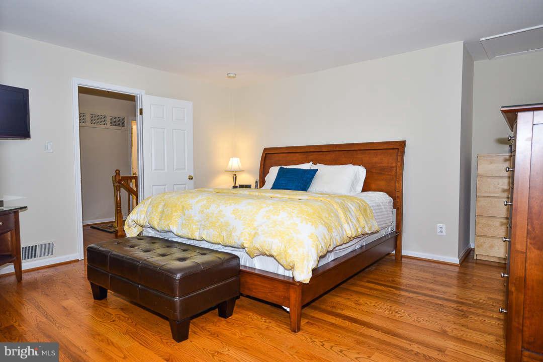 MOSBY WOODS - Residential