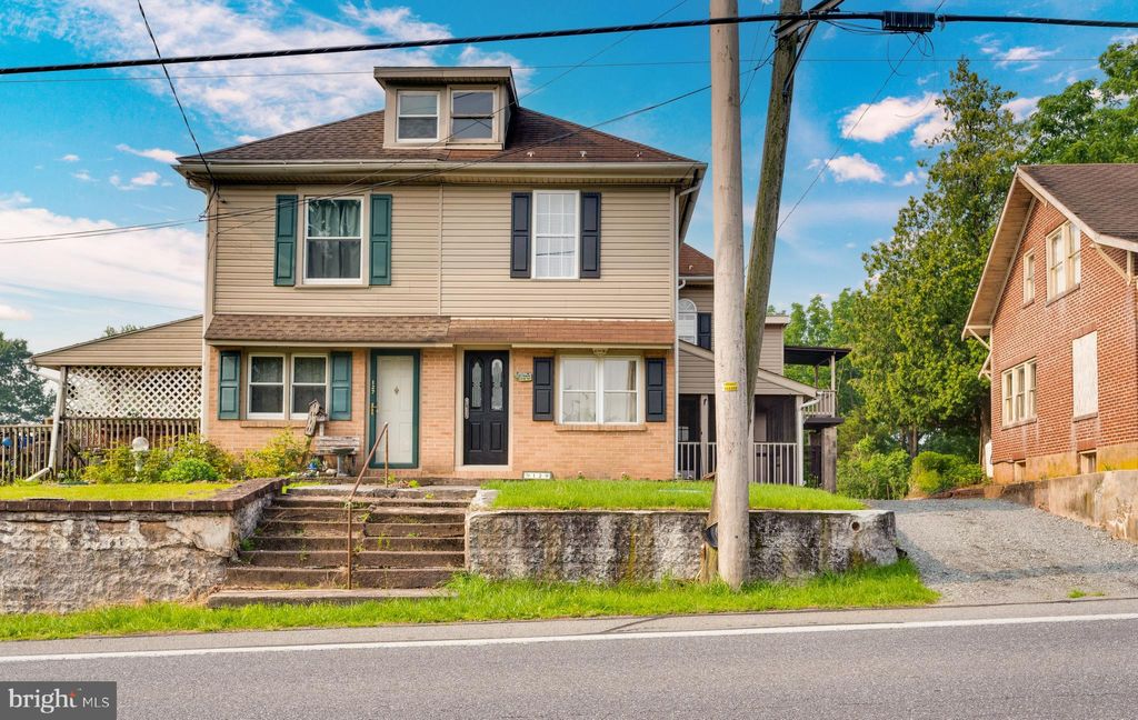 Photo of 129 W MAIN ST, REINHOLDS, PA 17569 (MLS # PALA2035050)