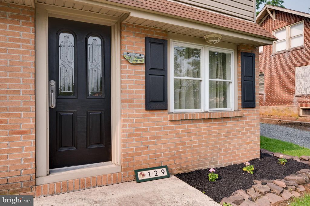 Photo of 129 W MAIN ST, REINHOLDS, PA 17569 (MLS # PALA2035050)