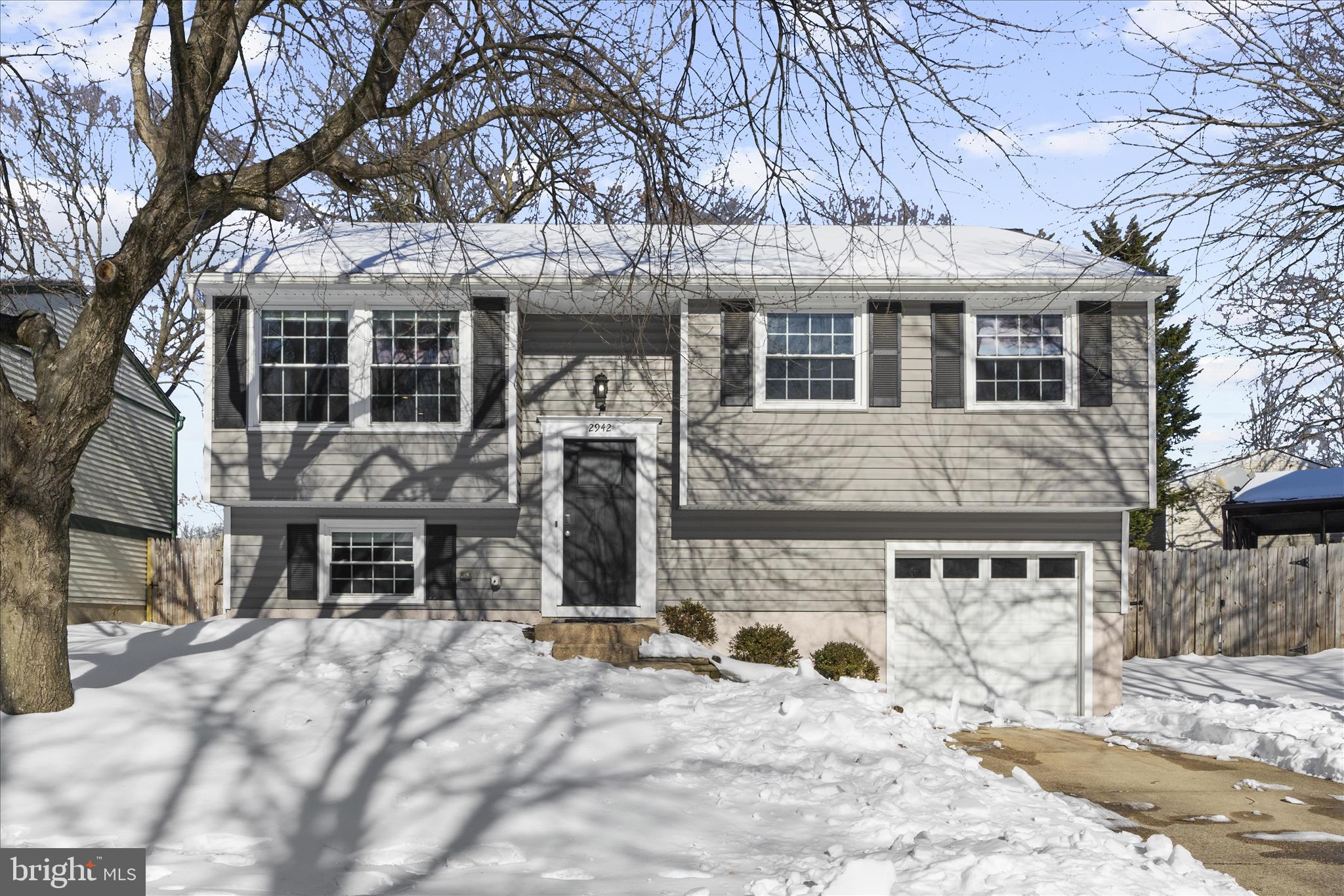 2942 E ALMONDBURY DRIVE