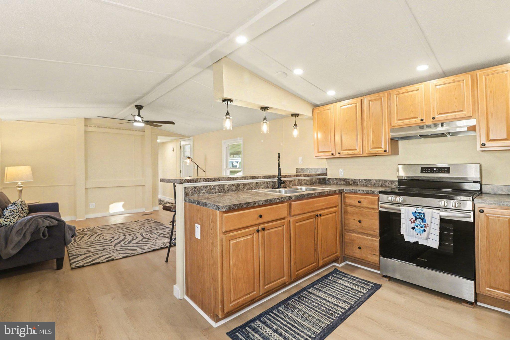 LINCOLN ESTATES - Residential