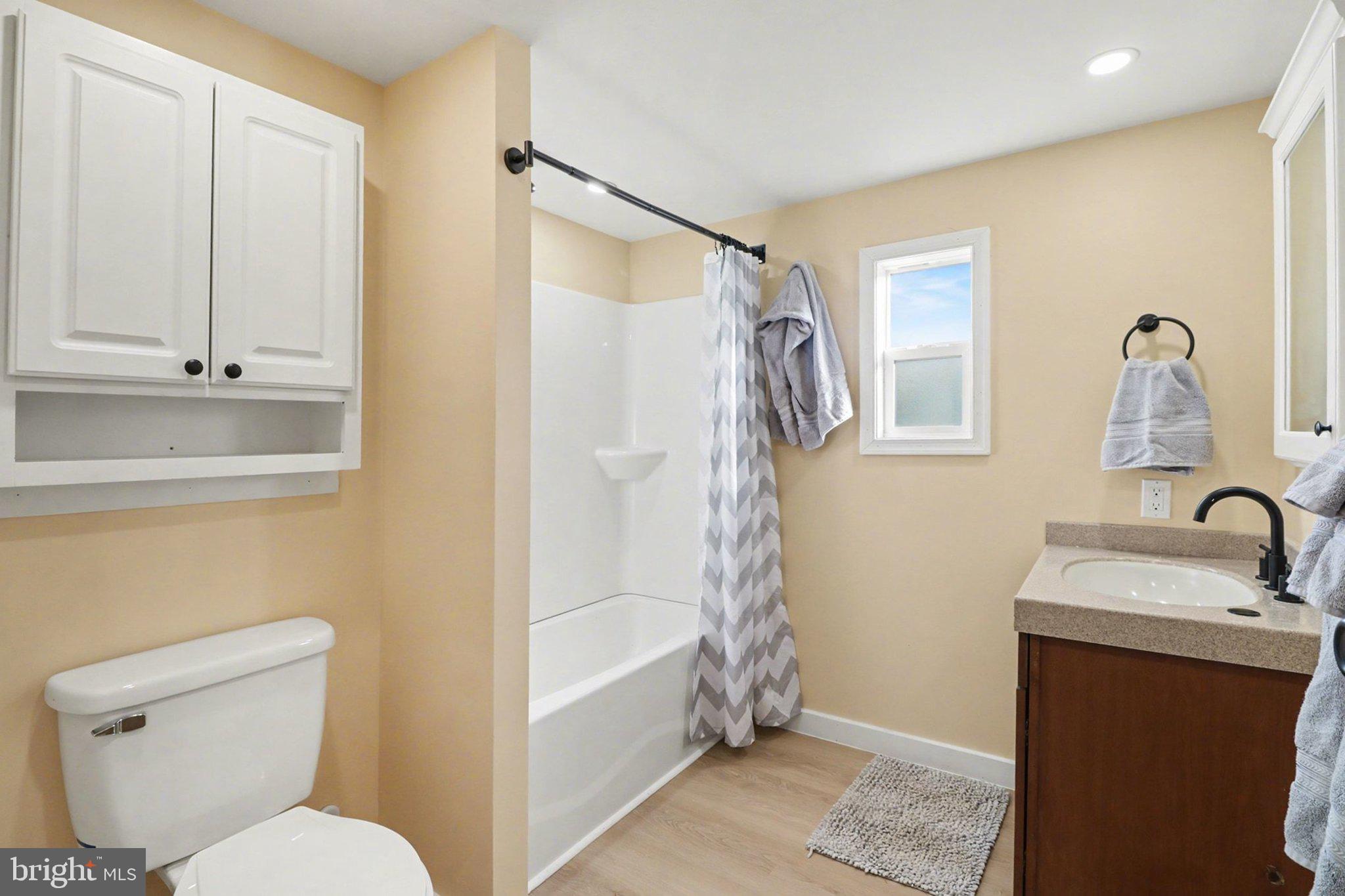 LINCOLN ESTATES - Residential