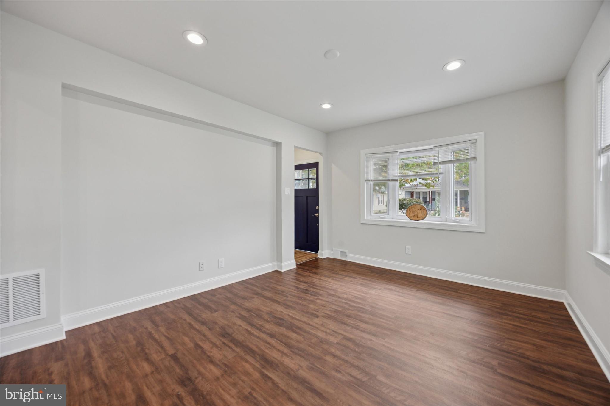 BRISTOL - Residential Lease