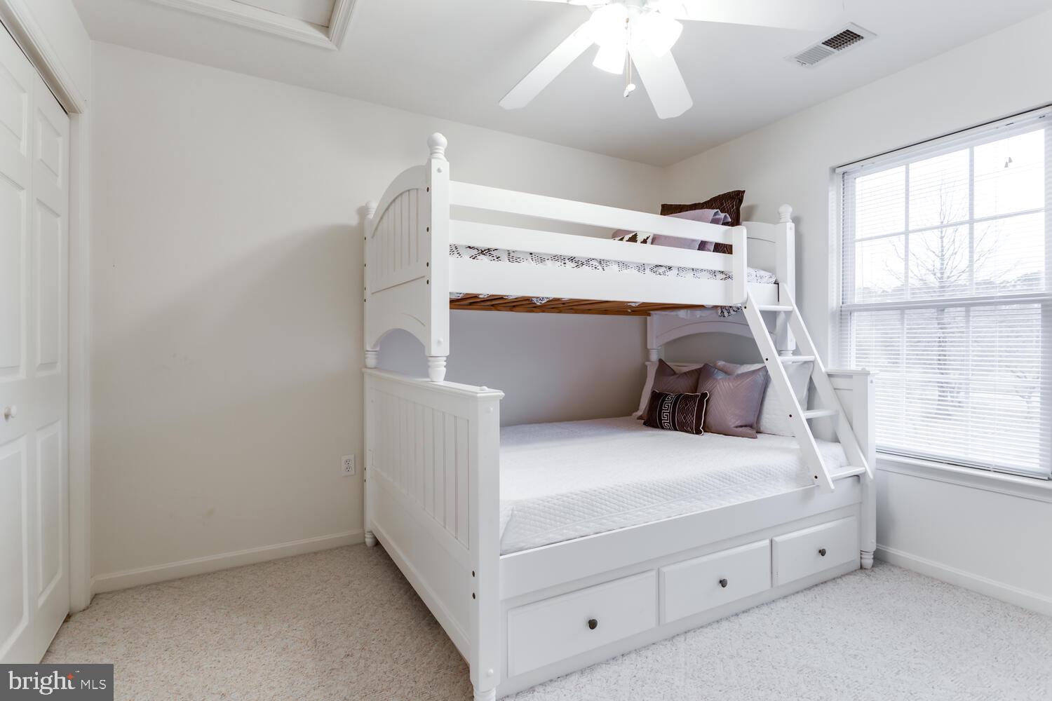 ROCK POINT - Residential