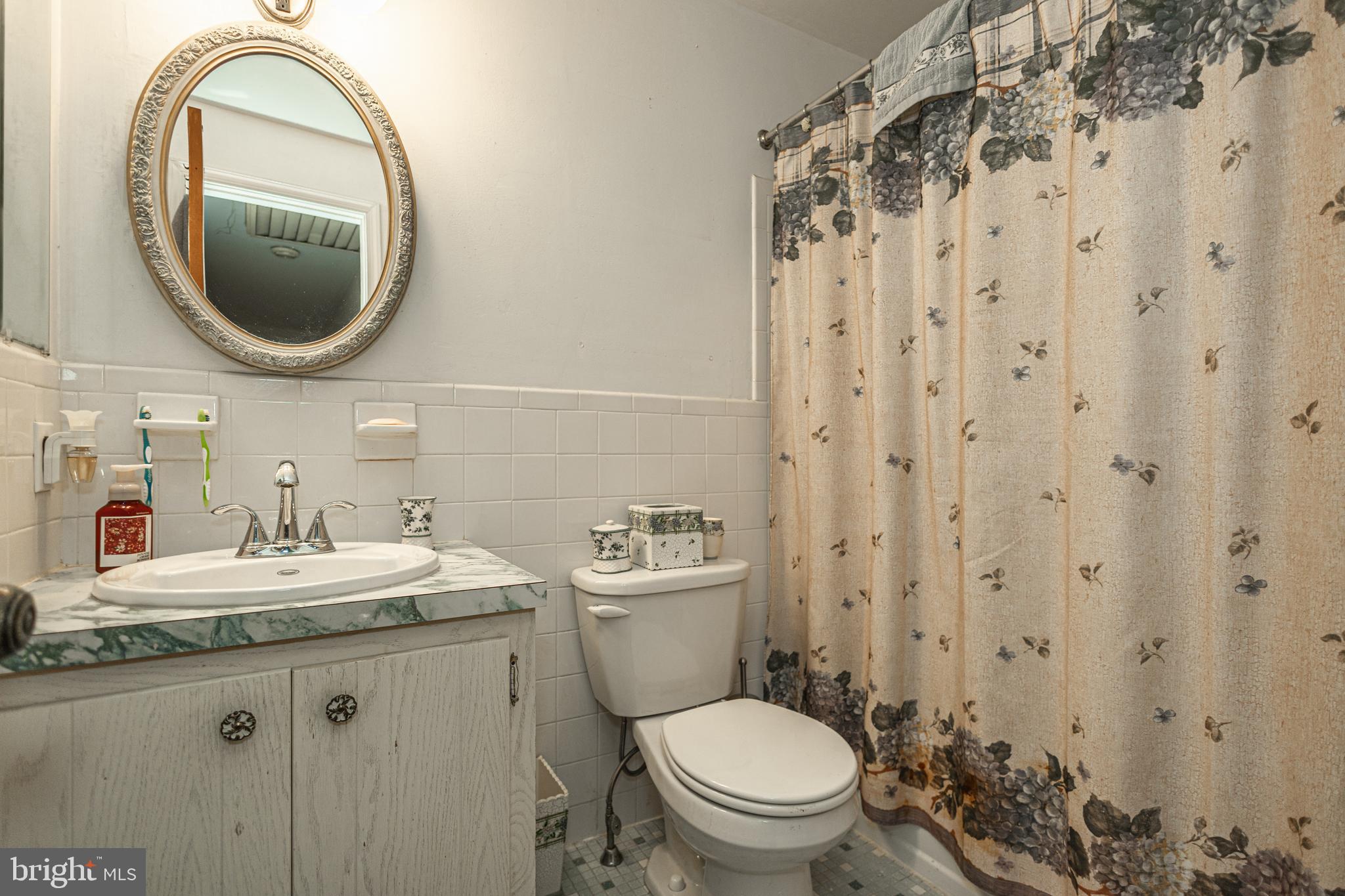 HEDGEROW WOODS - Residential