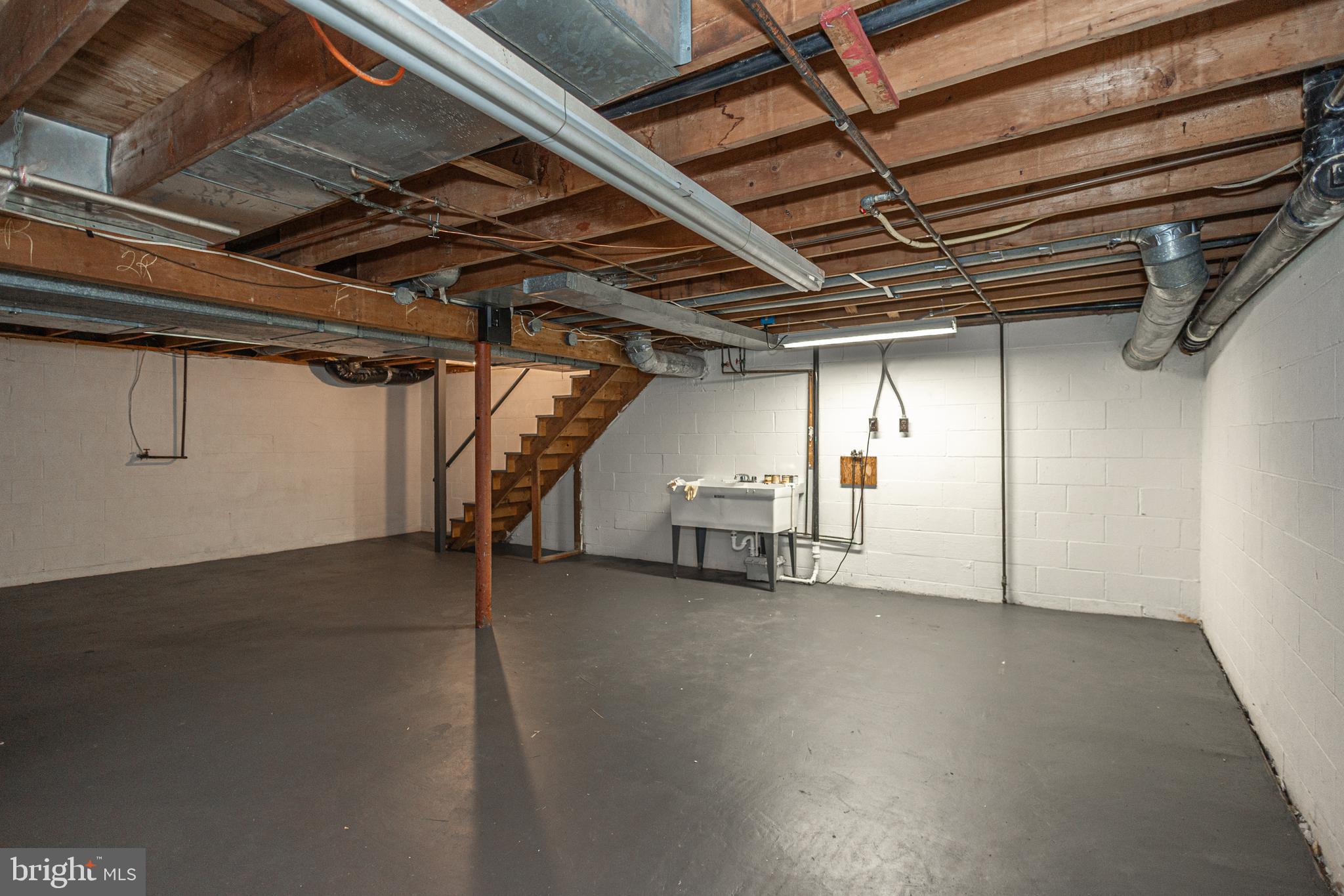 HEDGEROW WOODS - Residential