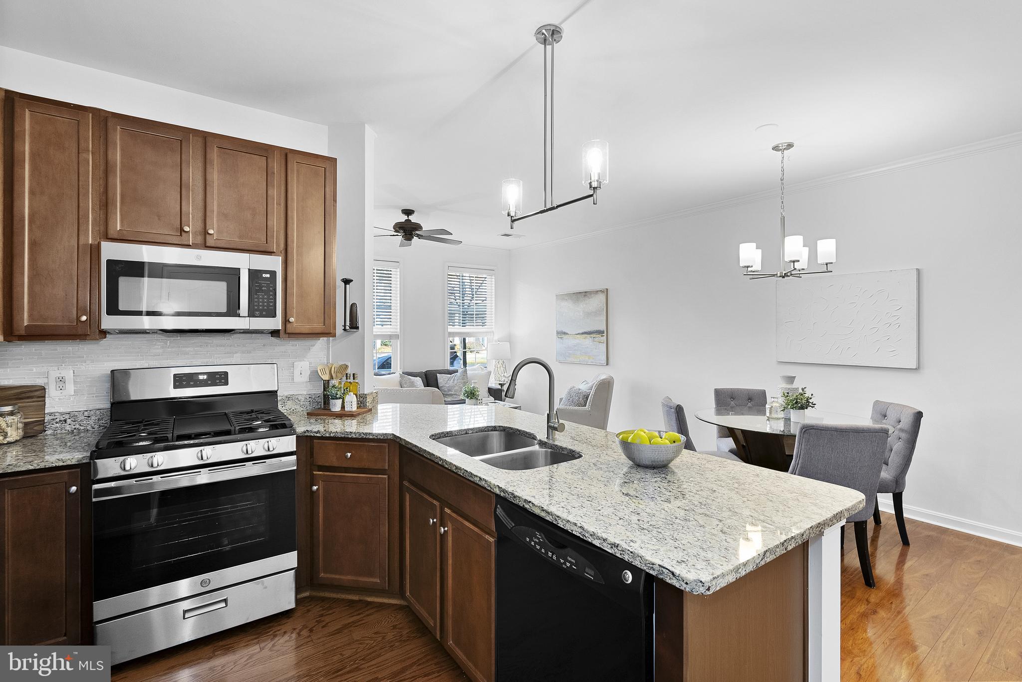 LINDEN ROW CONDOMINIUM - Residential