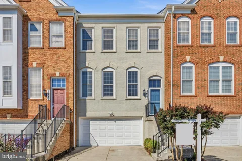 MLS: DCDC2274640