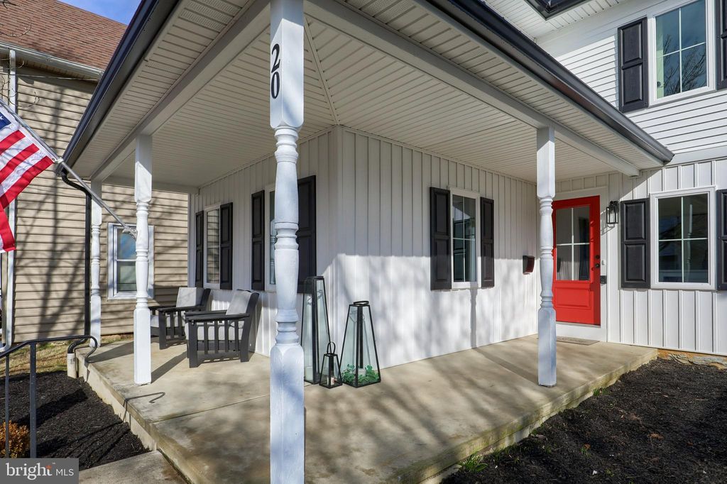 Photo of 20 WILLOW ST, LITITZ, PA 17543 (MLS # PALA2030462)