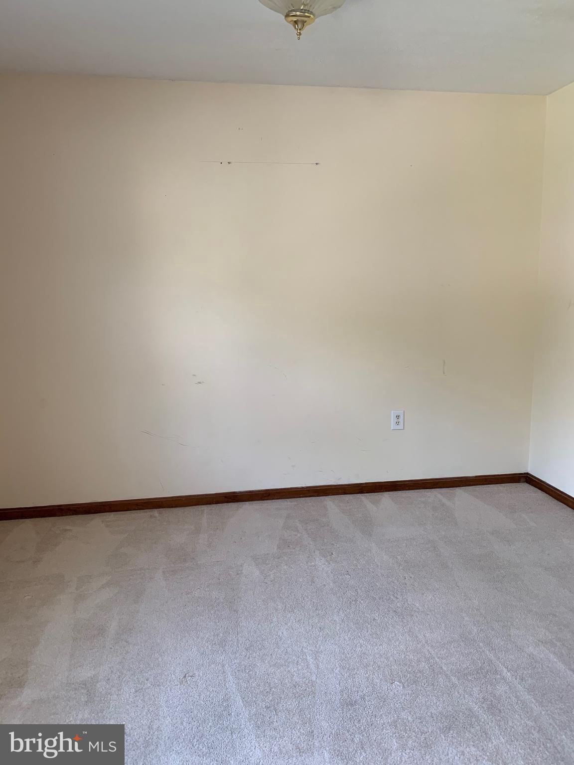 PATRICK HENRY ESTATES - Residential Lease