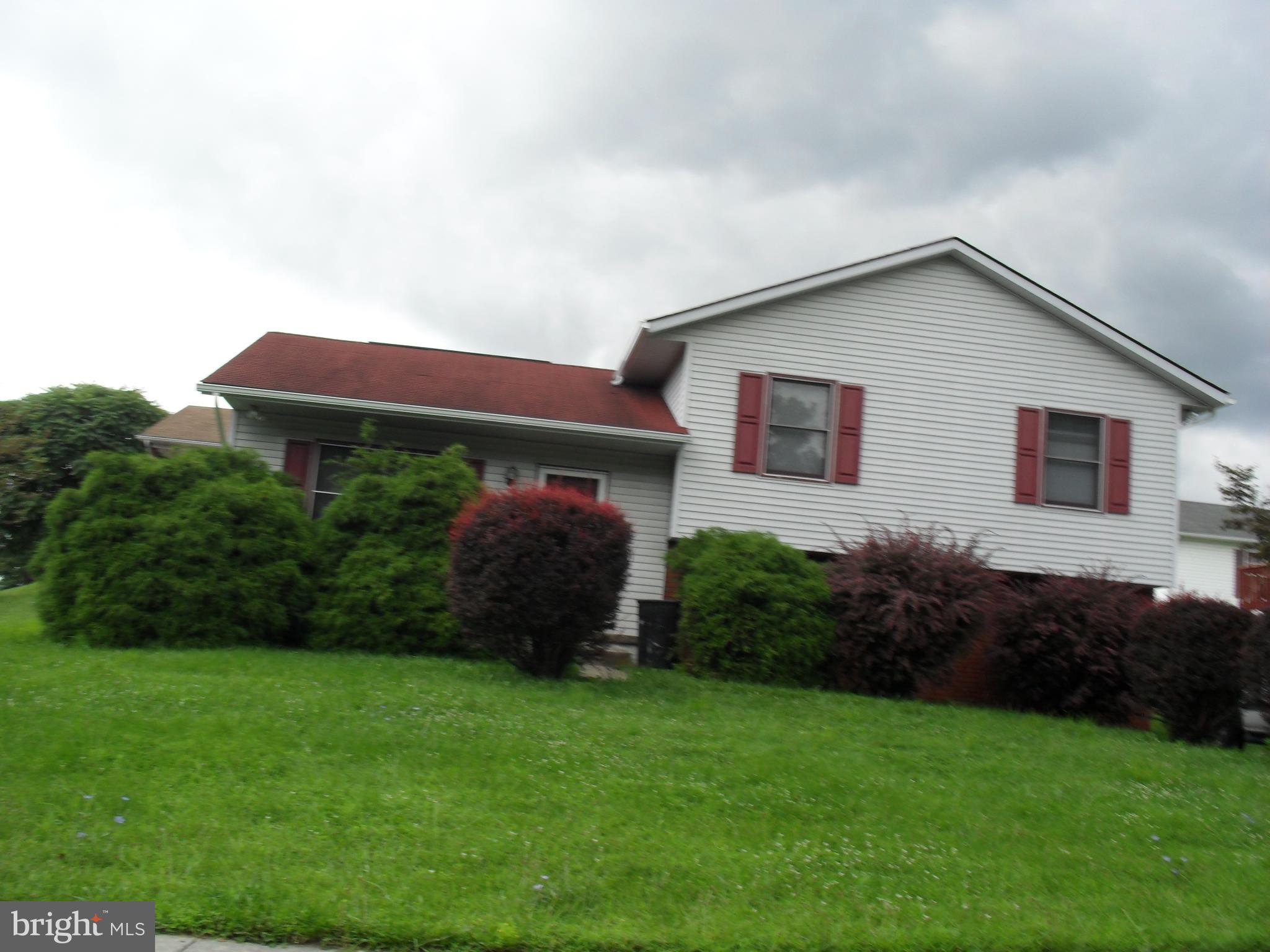 PATRICK HENRY ESTATES - Residential Lease