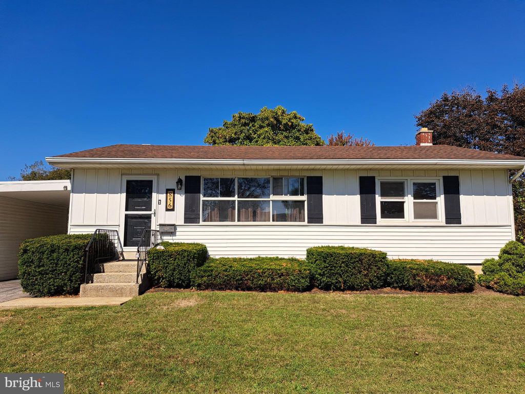 Photo of 856 Gunnison Road, YORK, PA 17404 (MLS # PAYK2091286)