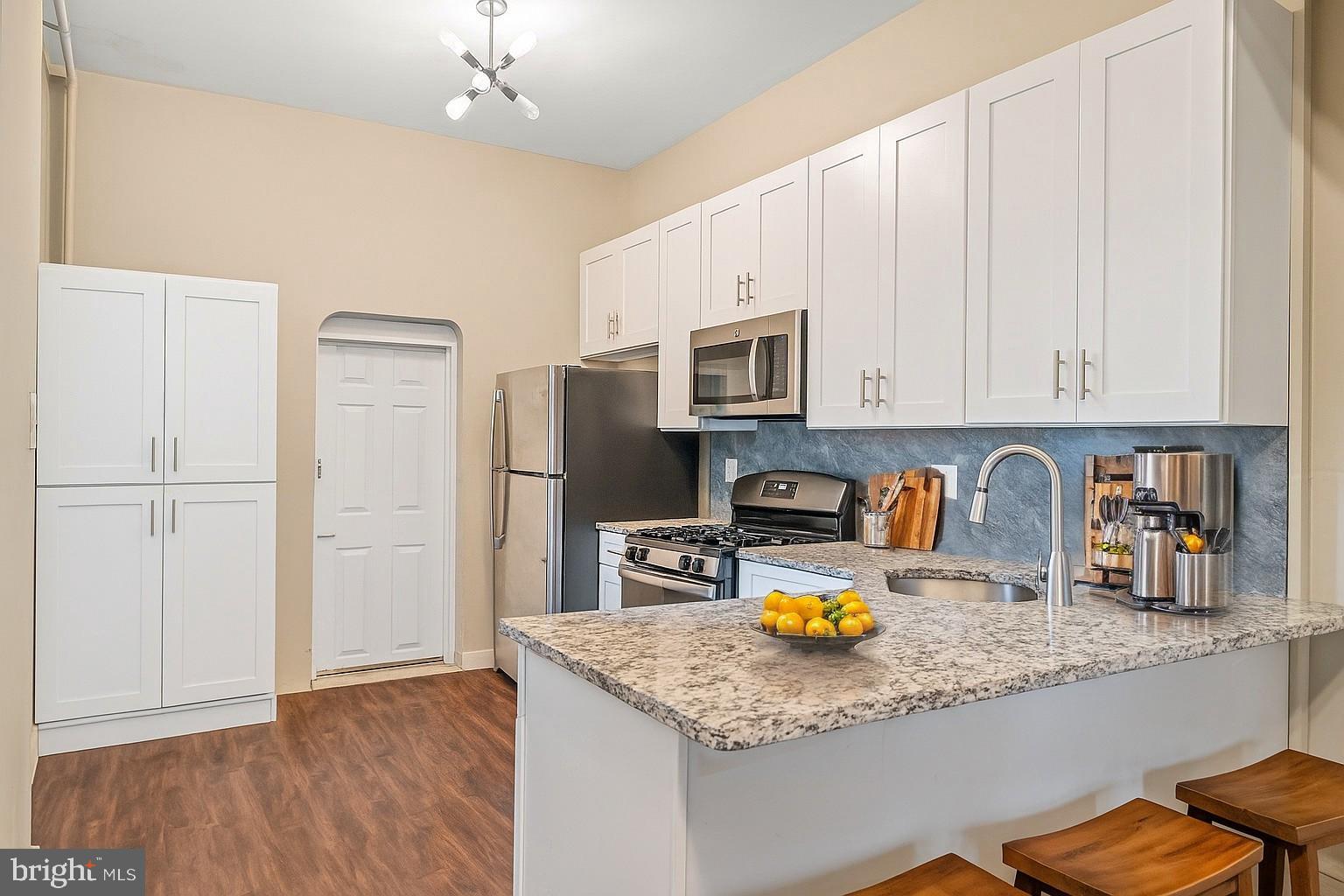 UNIVERSITY CITY - Residential