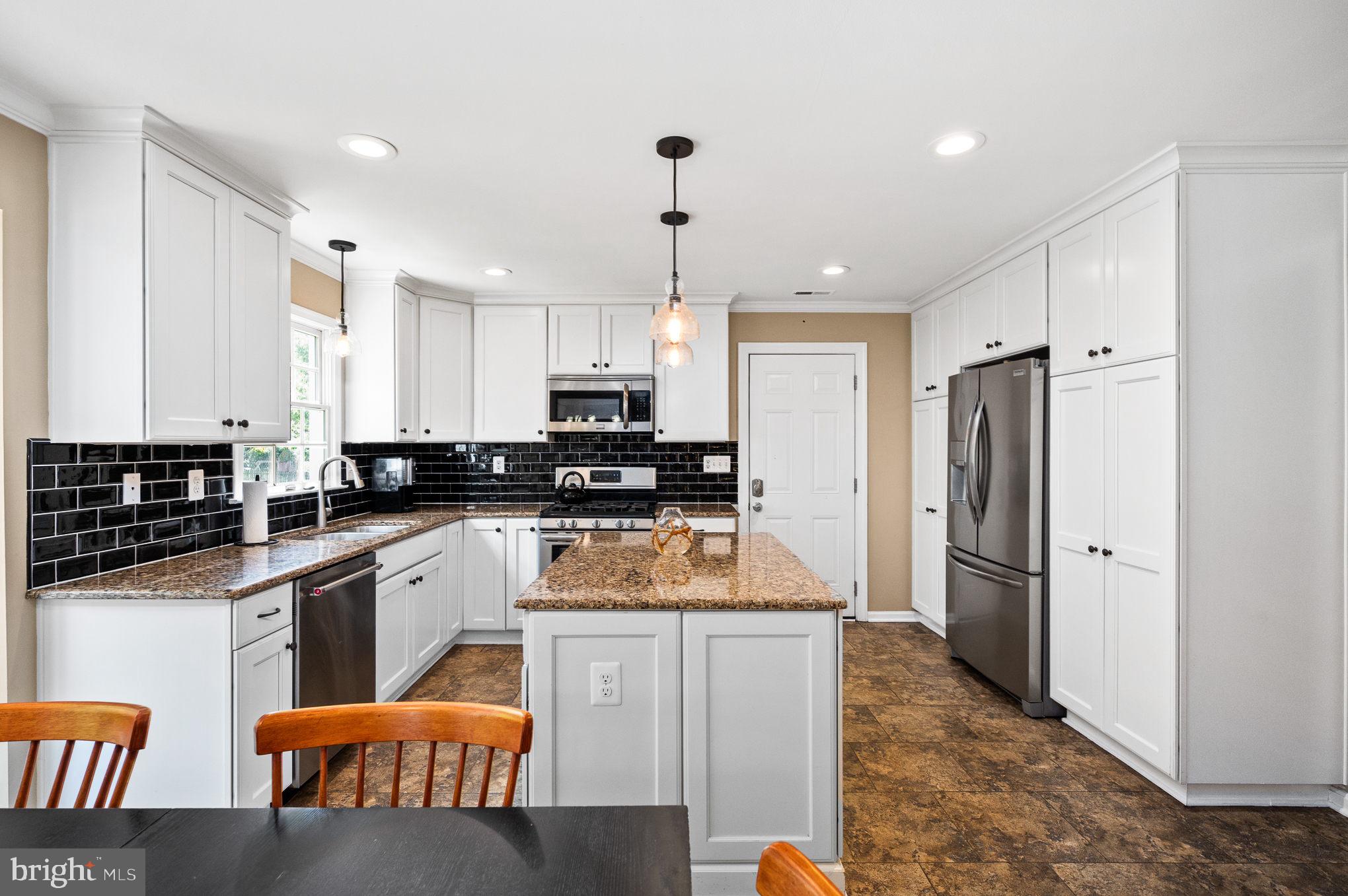 HAMPTON OAKS - Residential