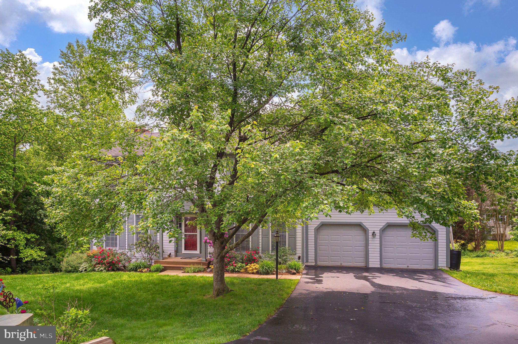 HAMPTON OAKS - Residential