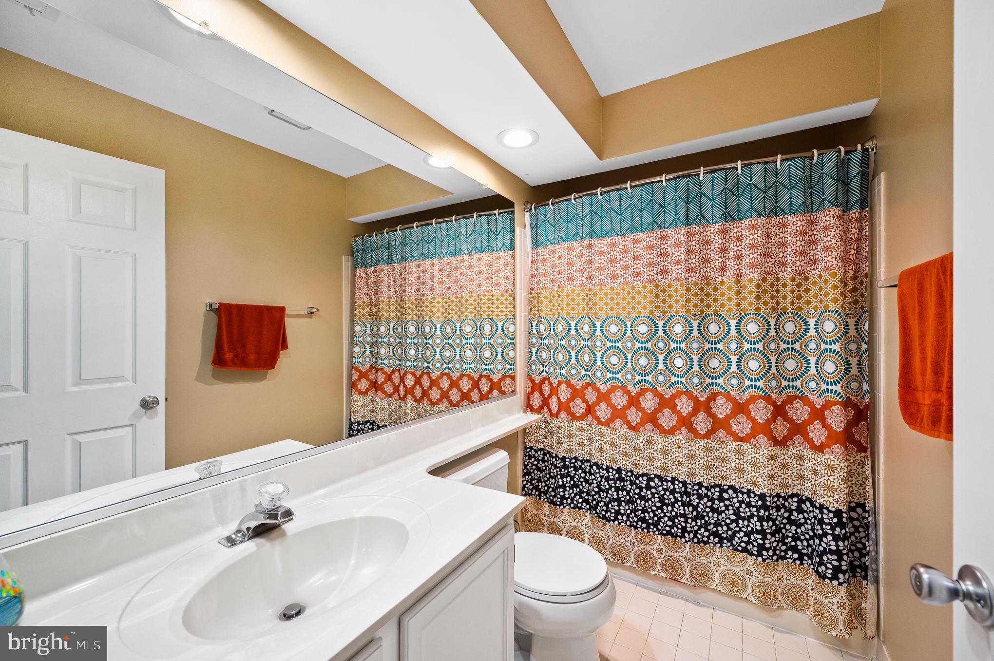 HAMPTON OAKS - Residential