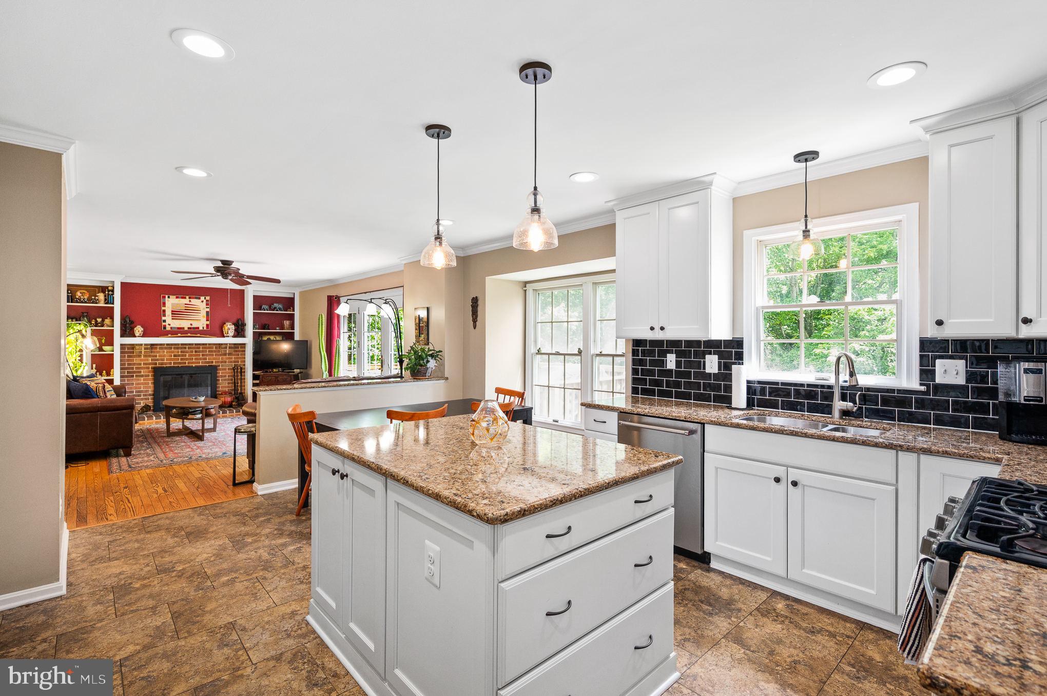 HAMPTON OAKS - Residential