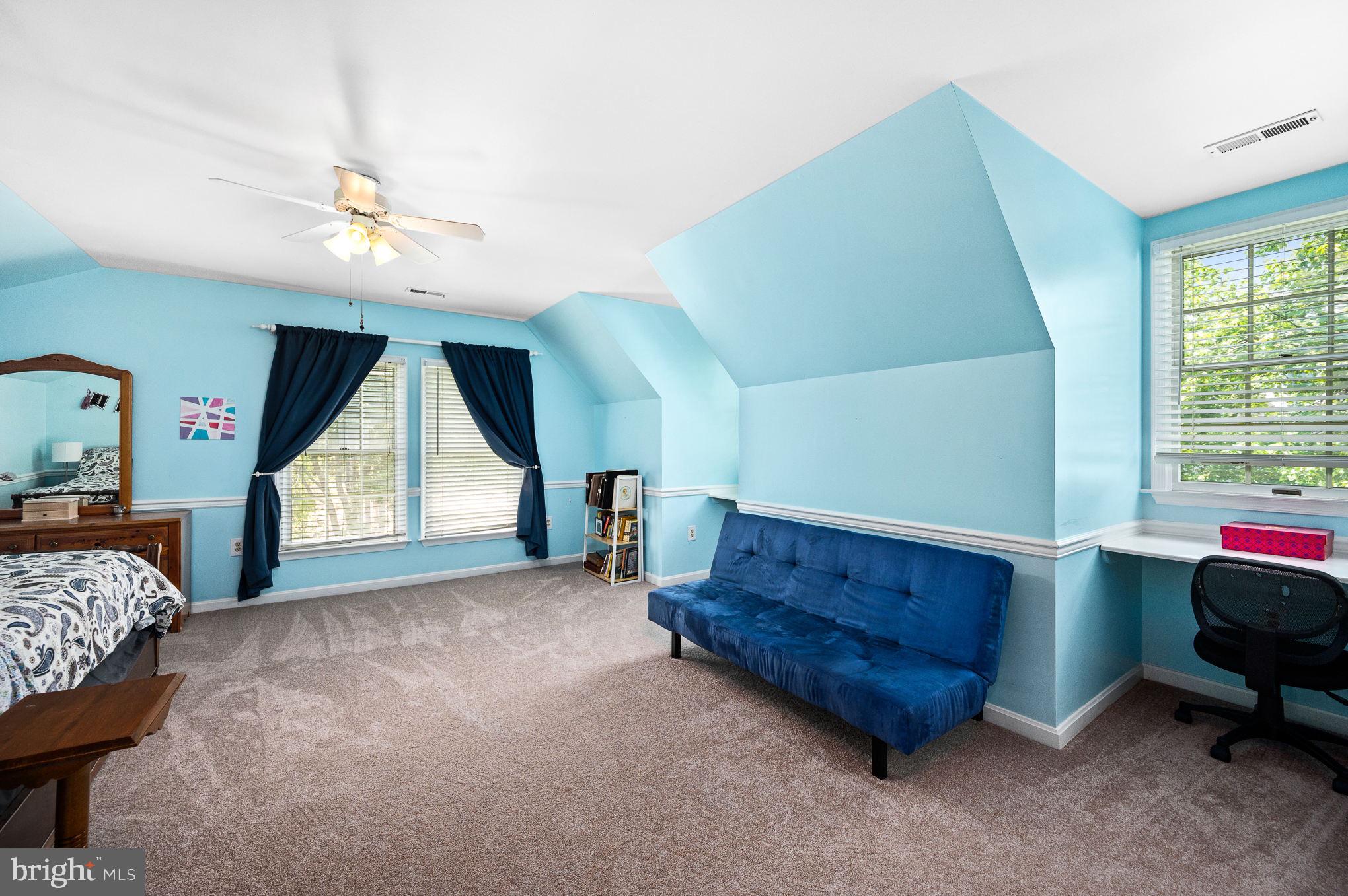 HAMPTON OAKS - Residential