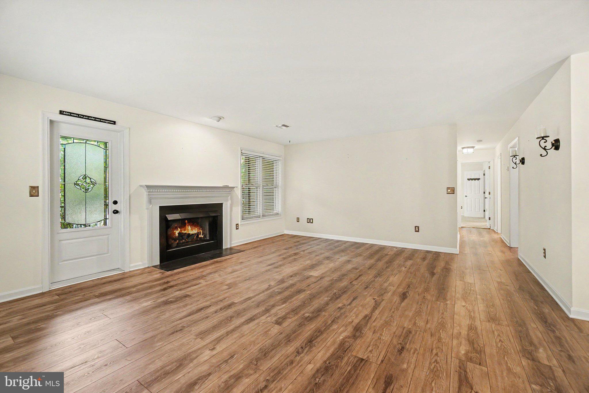 515 ROSLAIRE DRIVE