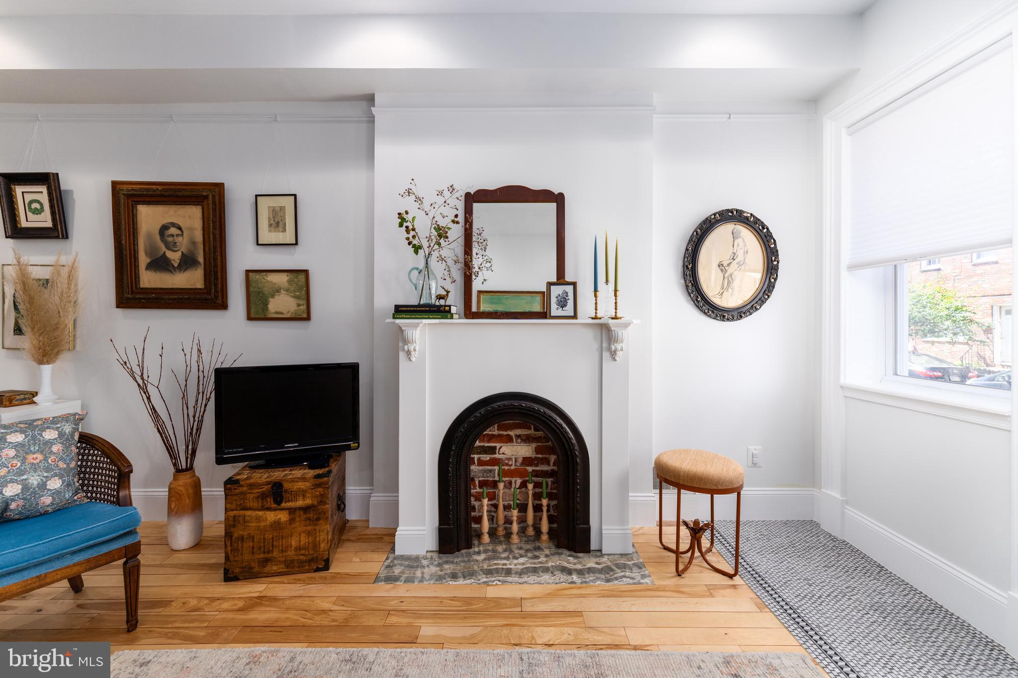 EAST KENSINGTON - Residential