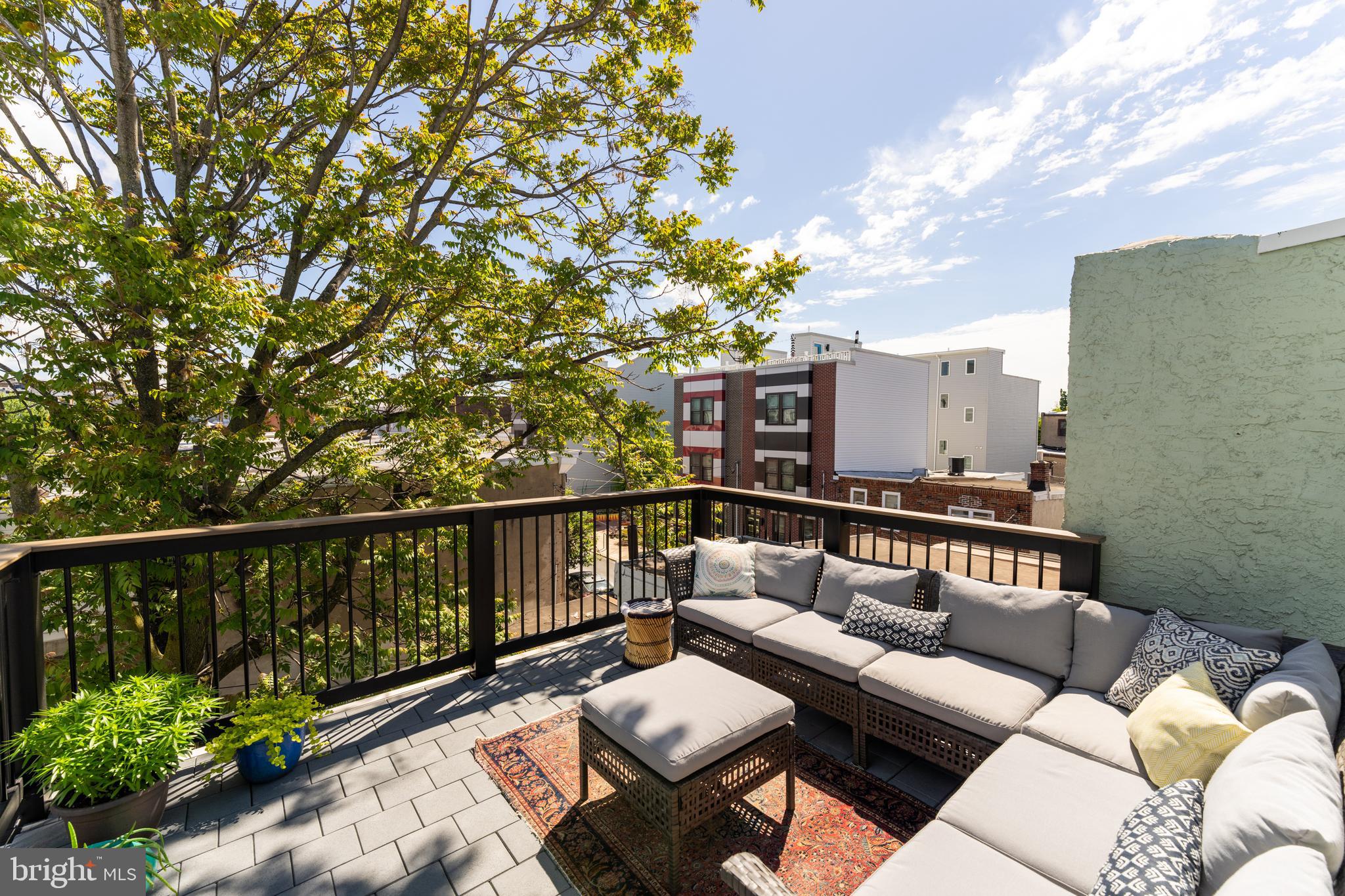 EAST KENSINGTON - Residential