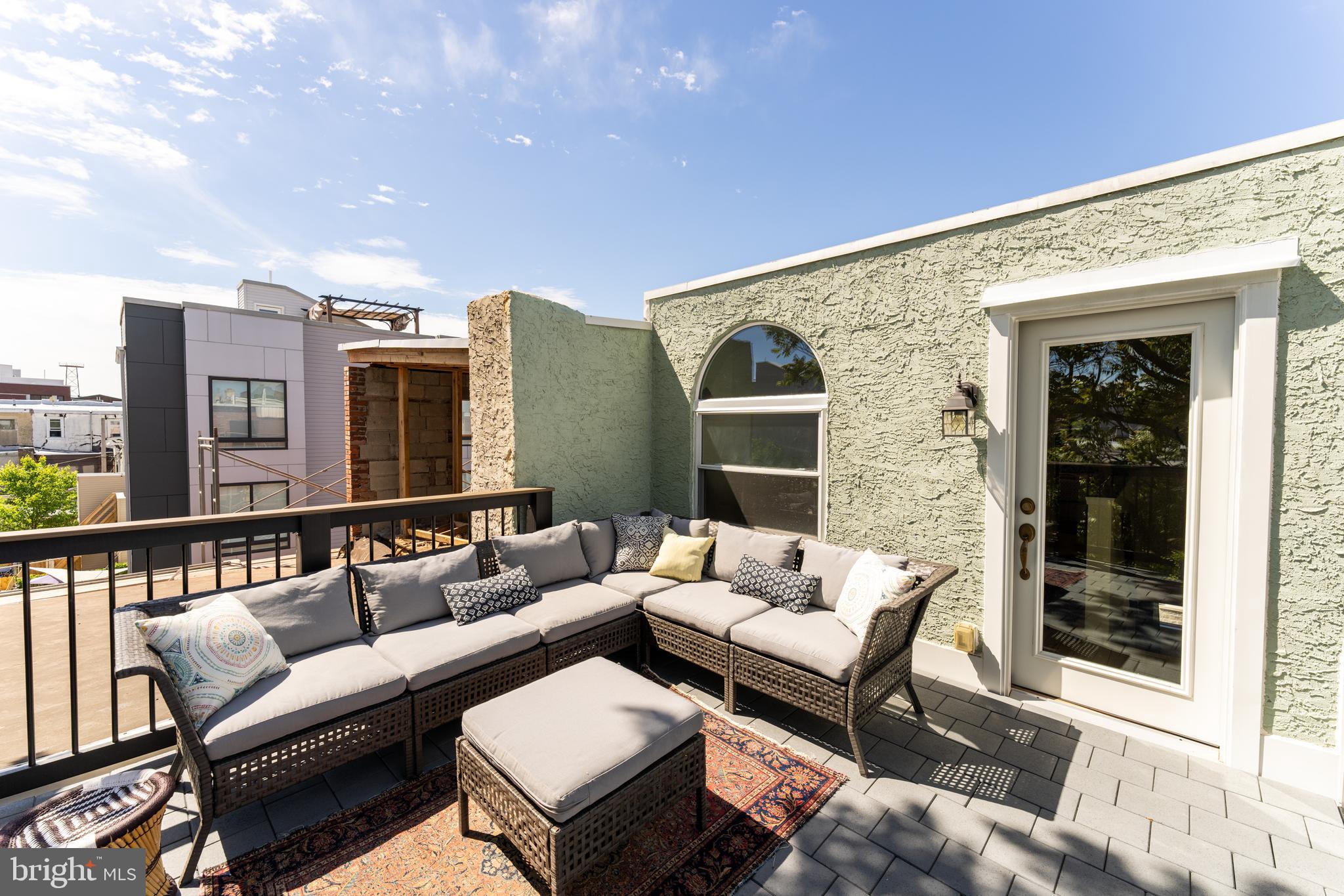 EAST KENSINGTON - Residential