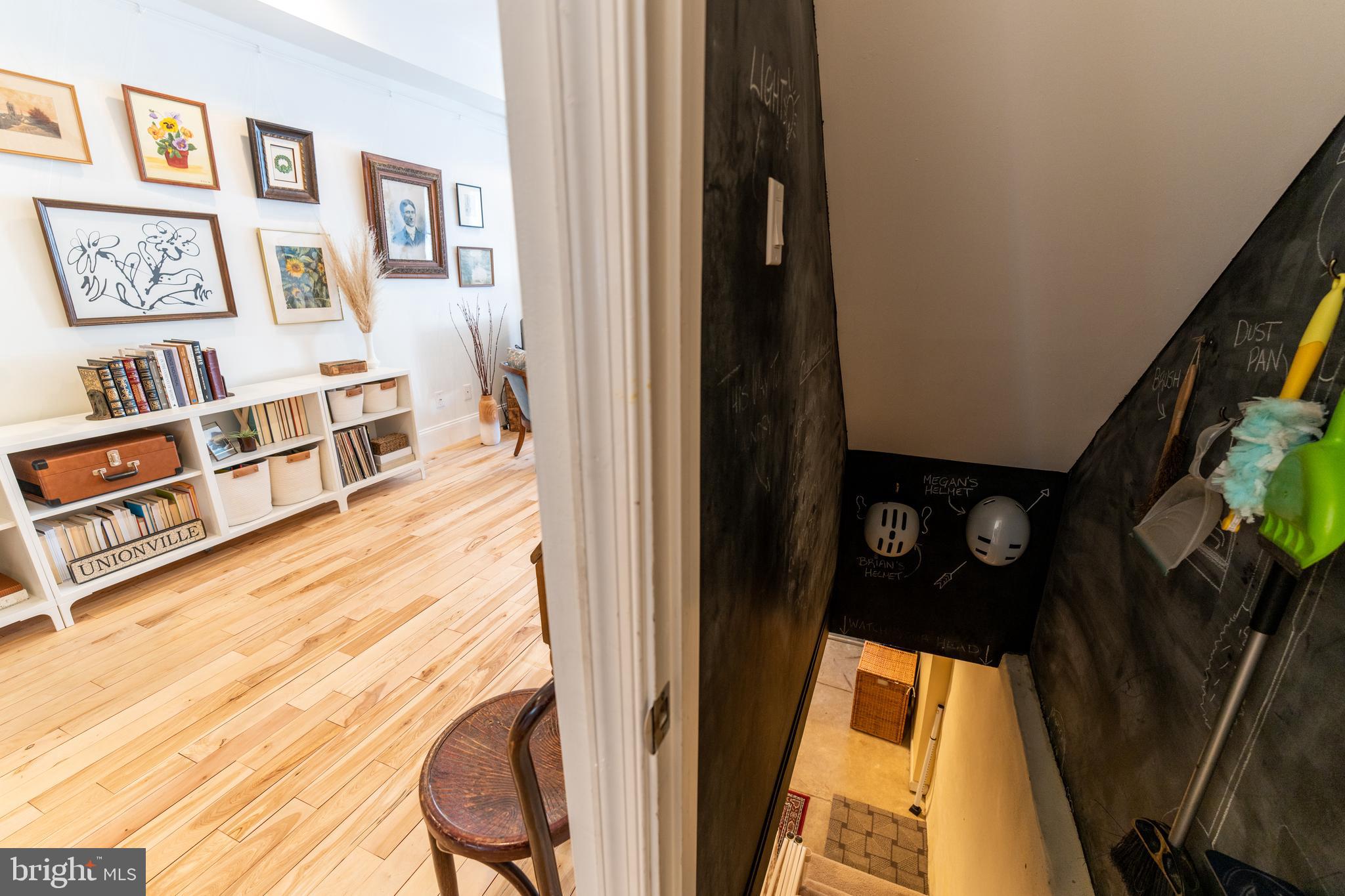 EAST KENSINGTON - Residential