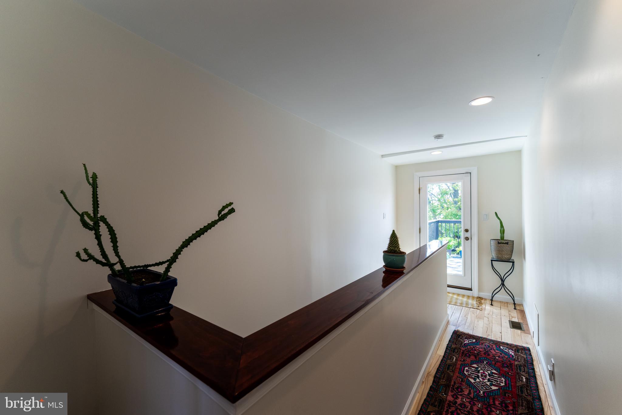 EAST KENSINGTON - Residential