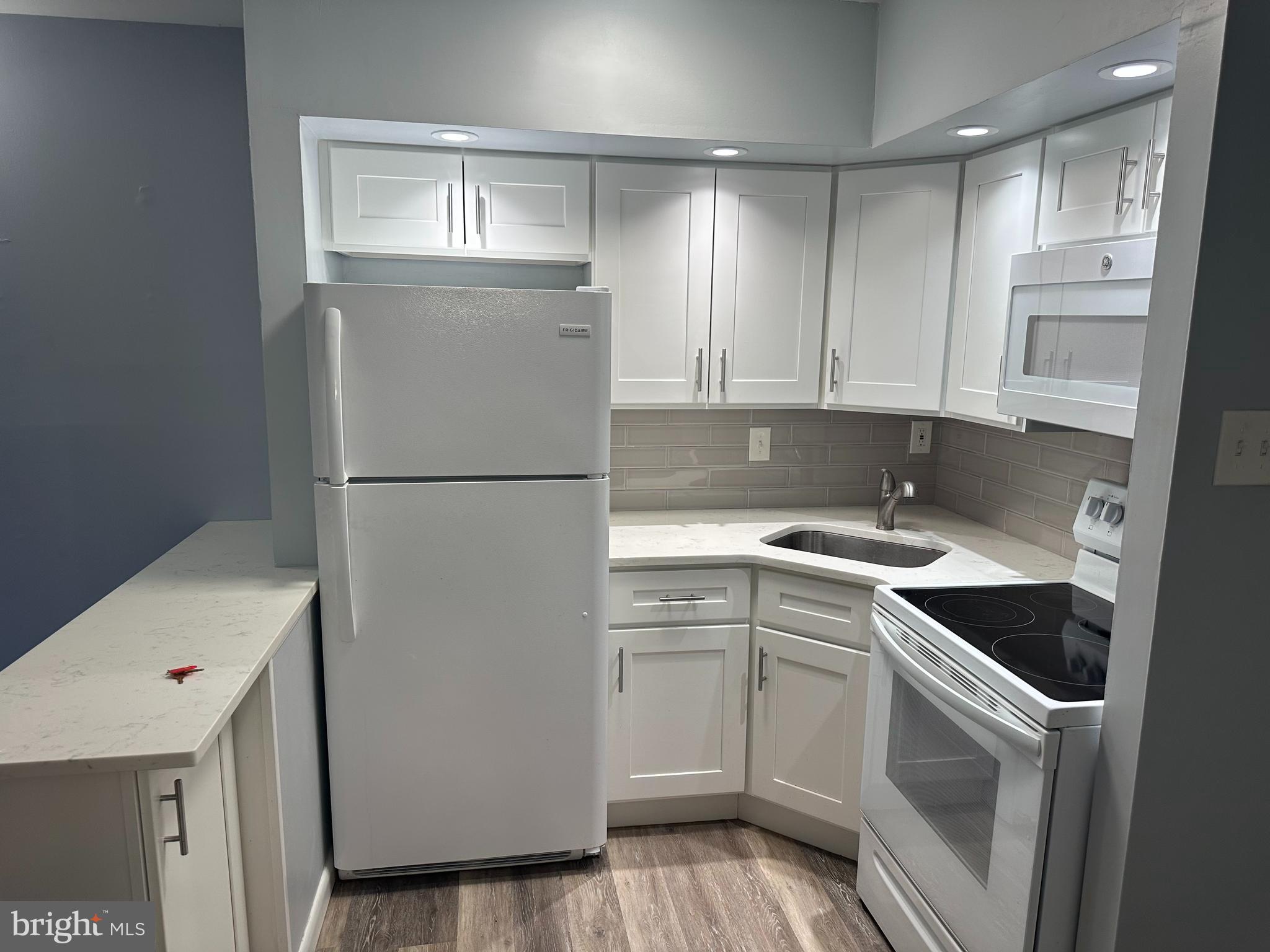 MEADOW WOODS APT - Residential Lease