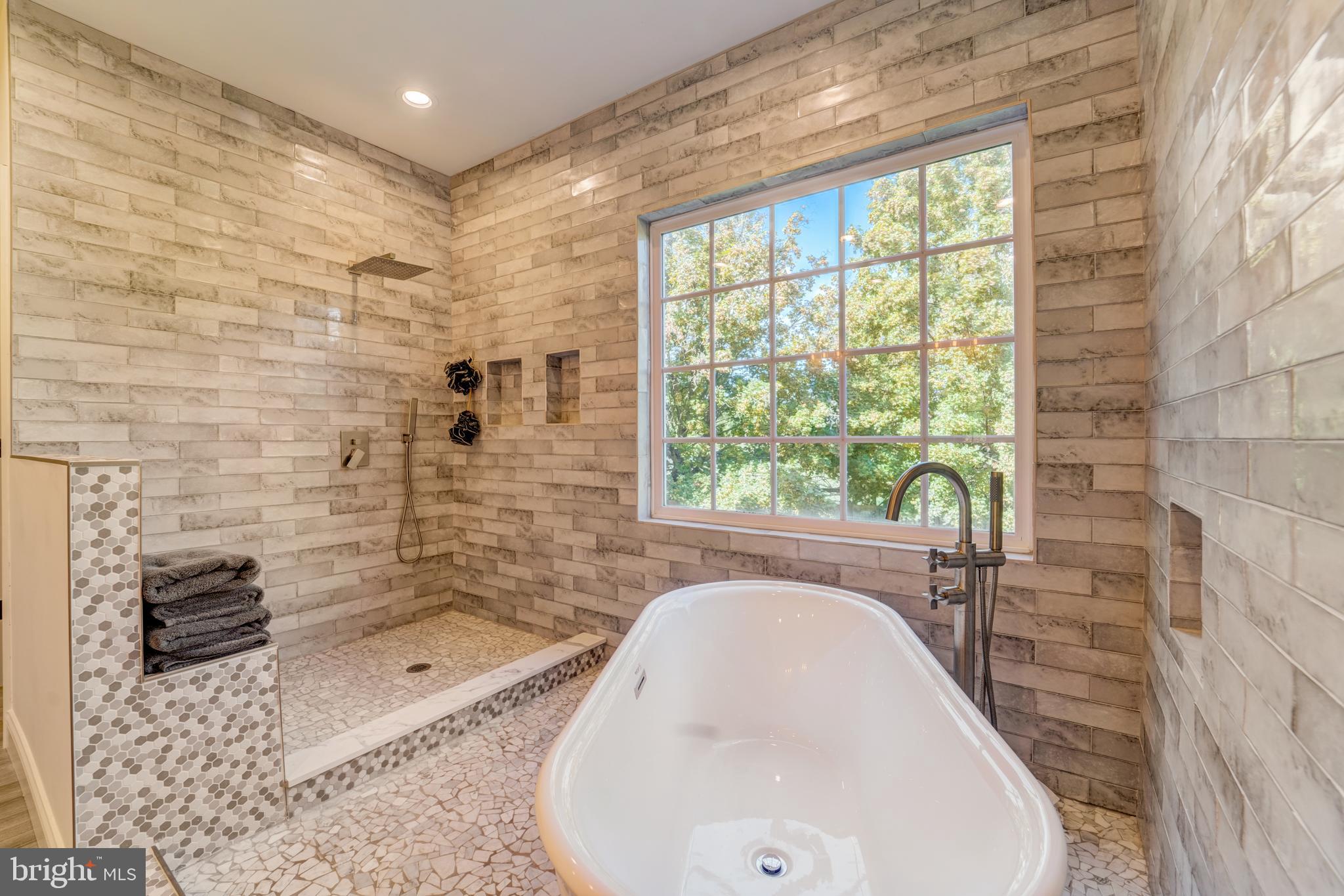 MCCANN ESTATES - Residential