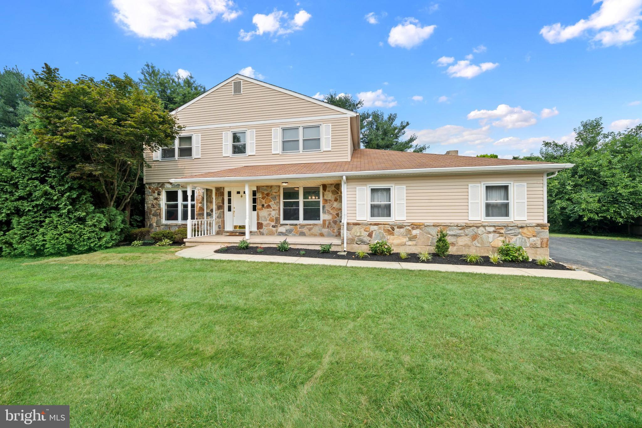 21 BROOKLET DRIVE