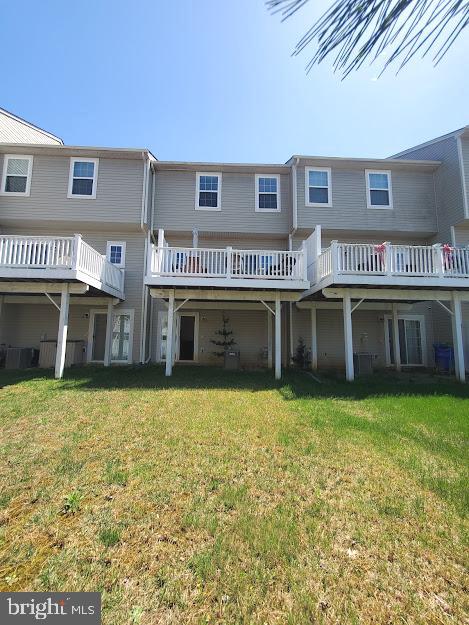 FAIRWAY VILLAGE TOWNS - Residential