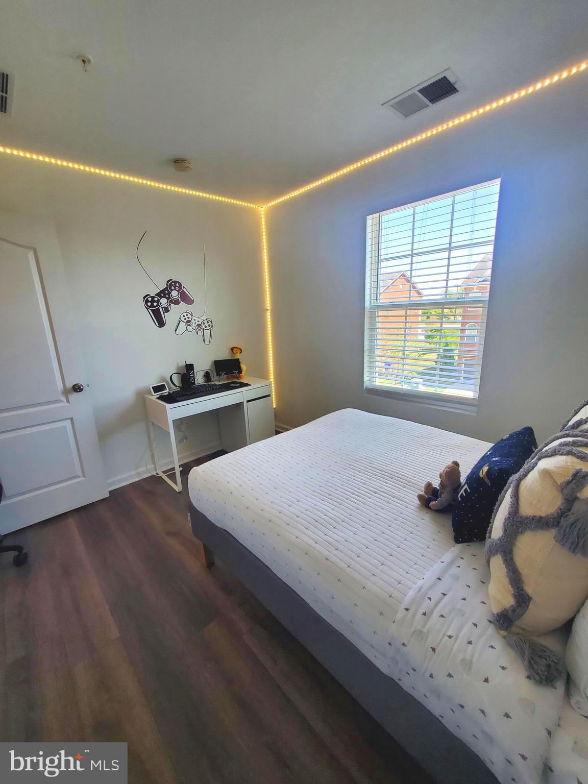 FAIRWAY VILLAGE TOWNS - Residential