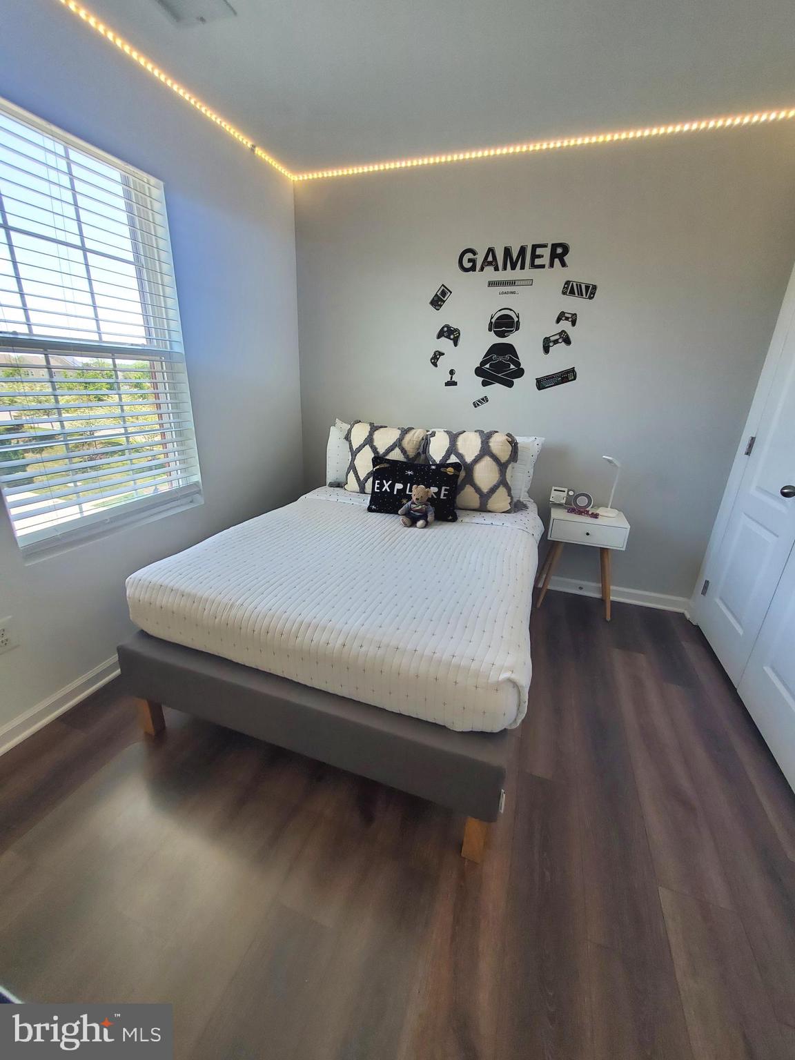 FAIRWAY VILLAGE TOWNS - Residential