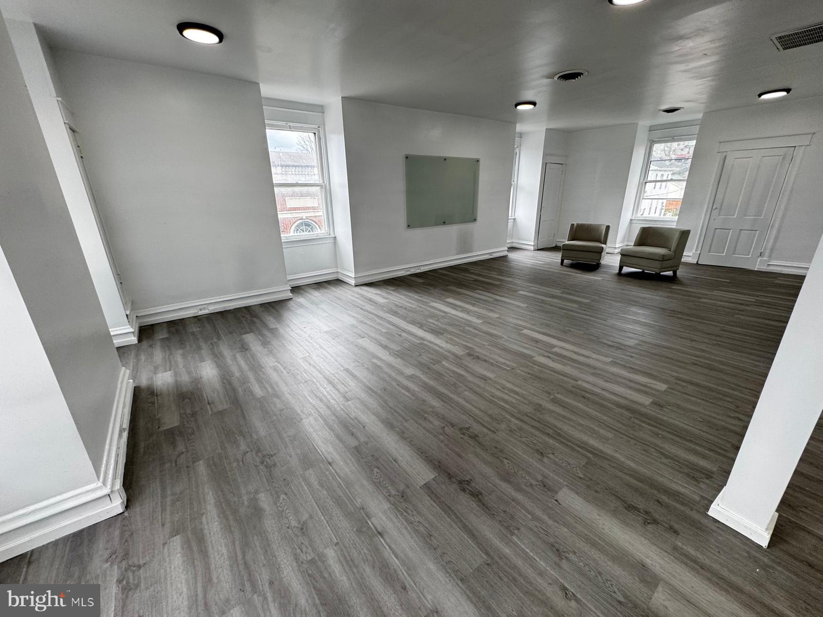 WASHINGTON COUNTY - Commercial Lease