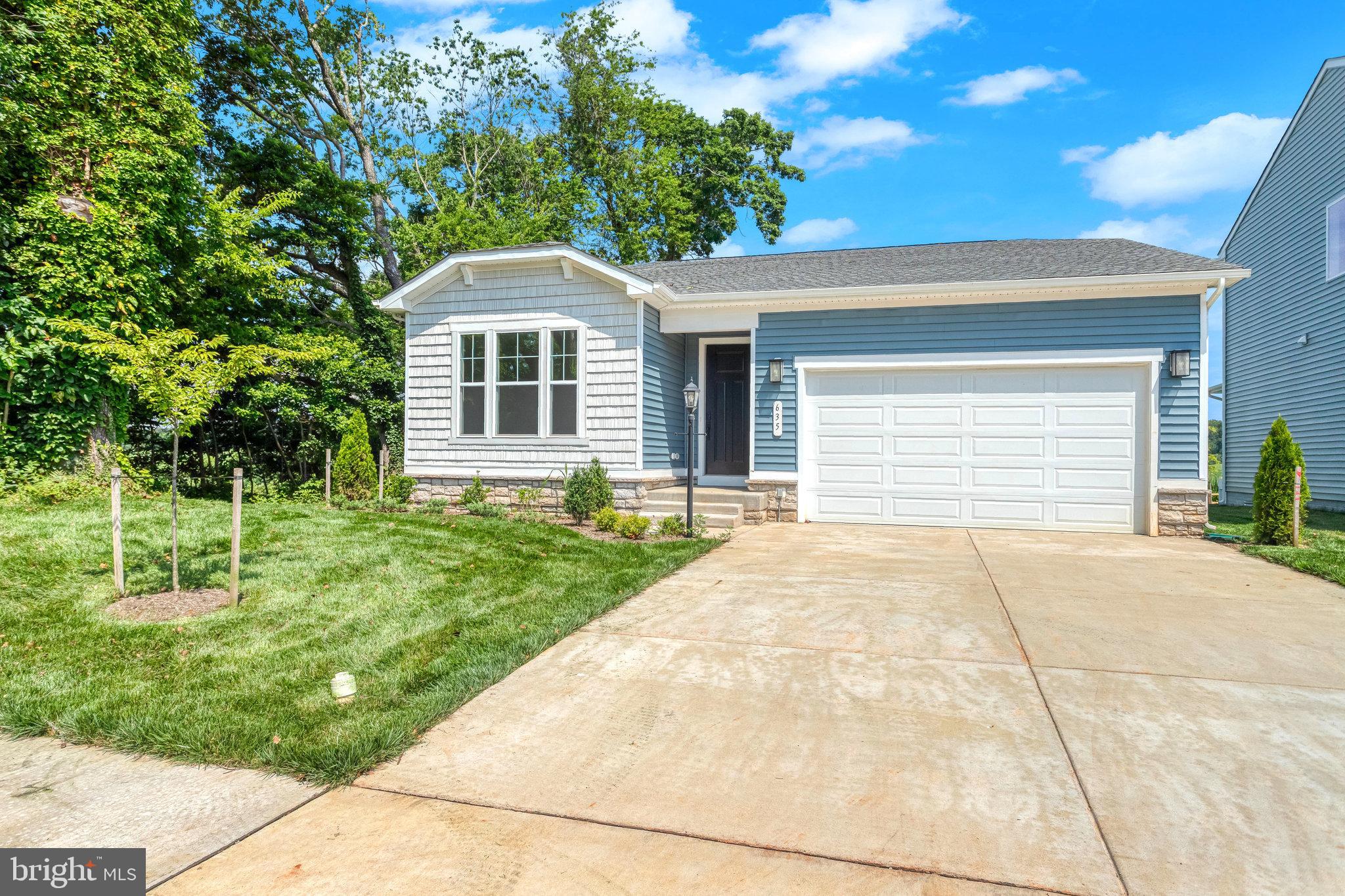 635 CLOVER LANE